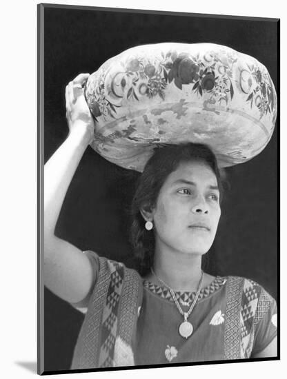 Woman in Tehuantepec, Mexico, 1929-Tina Modotti-Mounted Giclee Print