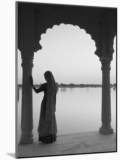 Woman Wearing Sari, Jaisalmer, Rajasthan, India-Doug Pearson-Mounted Photographic Print