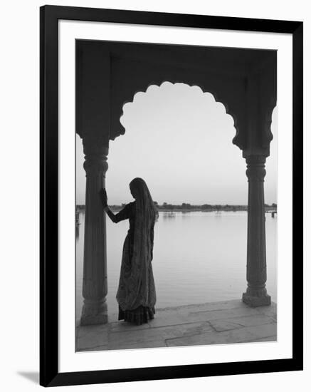 Woman Wearing Sari, Jaisalmer, Rajasthan, India-Doug Pearson-Framed Photographic Print