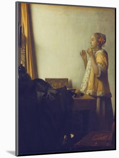 Woman with a Pearl Necklace, 1664-Johannes Vermeer-Mounted Giclee Print