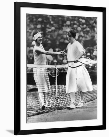 Women Finalist of Wimbledon Tennis Championship : Miss Froy and Suzanne Lenglen (L) in 1925-null-Framed Photo