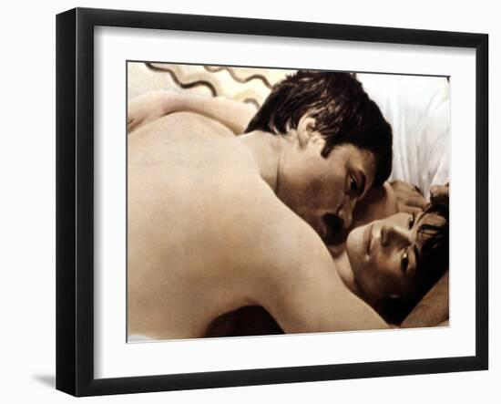 Women In Love, Oliver Reed, Glenda Jackson, 1969-null-Framed Photo