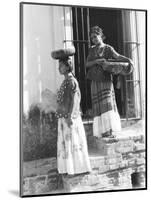 Women in Tehuantepec, Mexico, 1929-Tina Modotti-Mounted Giclee Print