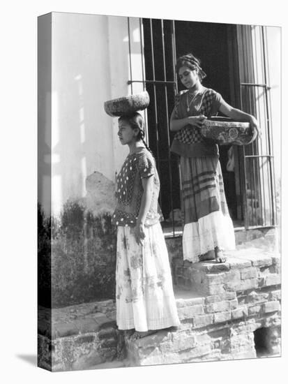 Women in Tehuantepec, Mexico, 1929-Tina Modotti-Stretched Canvas