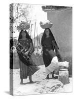 Women in Tehuantepec, Mexico, 1929-Tina Modotti-Stretched Canvas