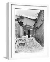 Women in Tehuantepec, Mexico, 1929-Tina Modotti-Framed Photographic Print