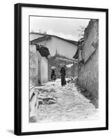 Women in Tehuantepec, Mexico, 1929-Tina Modotti-Framed Photographic Print