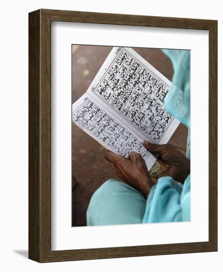 Women Reading at Jamma Masjid (Delhi Great Mosque), Delhi, India, Asia-null-Framed Photographic Print