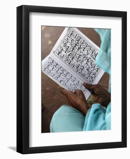 Women Reading at Jamma Masjid (Delhi Great Mosque), Delhi, India, Asia-null-Framed Photographic Print