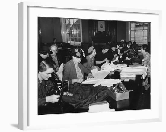 Women's Sewing Circle WWII-Robert Hunt-Framed Photographic Print