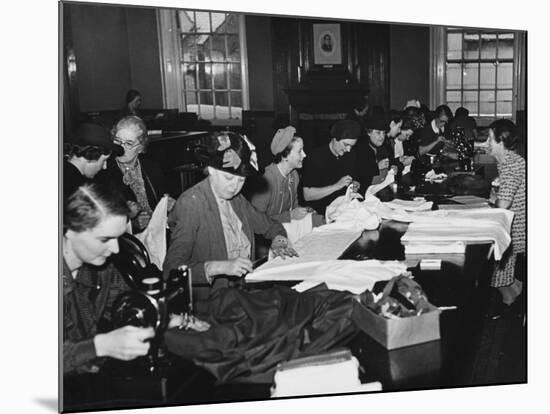 Women's Sewing Circle WWII-Robert Hunt-Mounted Photographic Print