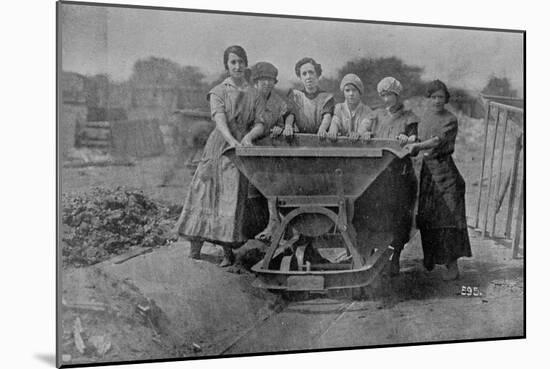 Women Transporting Refuse. War Office Photography, 1916 (B/W Photo)-English Photographer-Mounted Giclee Print