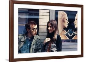Woody Allen and Diane Keaton ANNIE HALL, 1977 directed by Woody Allen (photo)-null-Framed Photo