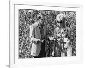 Woody Allen and Mia Farrow BROADWAY DANNY ROSE, 1984 directed by Woody Allen (b/w photo)-null-Framed Photo