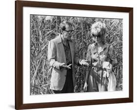 Woody Allen and Mia Farrow BROADWAY DANNY ROSE, 1984 directed by Woody Allen (b/w photo)-null-Framed Photo