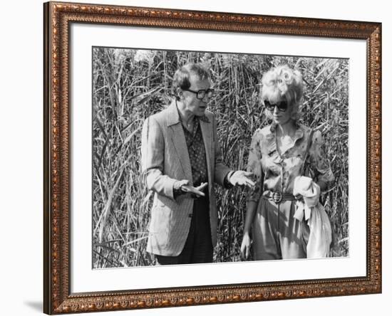 Woody Allen and Mia Farrow BROADWAY DANNY ROSE, 1984 directed by Woody Allen (b/w photo)-null-Framed Photo