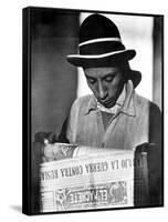 Worker Reading El Machete, Mexico City, 1925-Tina Modotti-Framed Stretched Canvas