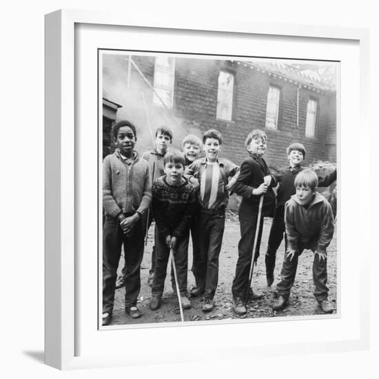 Working Class Children Playing Together in Sheffield-Henry Grant-Framed Photographic Print