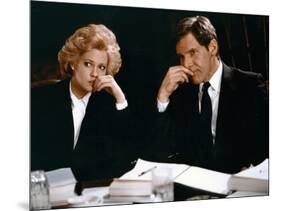 Working Girl by MikeNichols with Harrison Ford and Melanie Griffith, 1988 (photo)-null-Mounted Photo