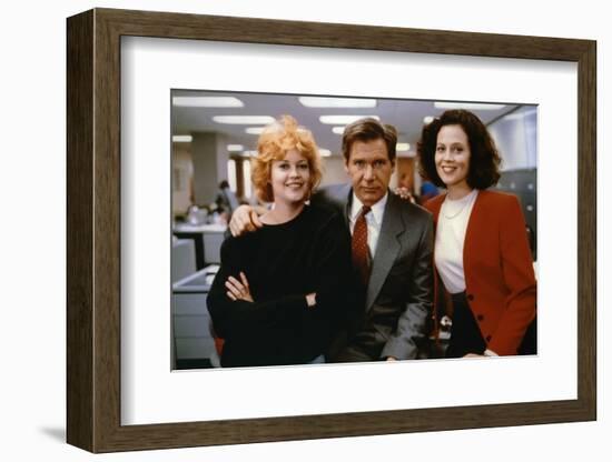 Working Girl by MikeNichols with Harrison Ford Melanie Griffith and Sigourney Weaver, 1988 (photo)-null-Framed Photo
