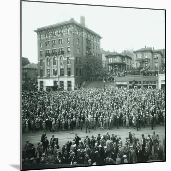 World Series Crowd Watches Scoreboard, 1926-Chapin Bowen-Mounted Giclee Print