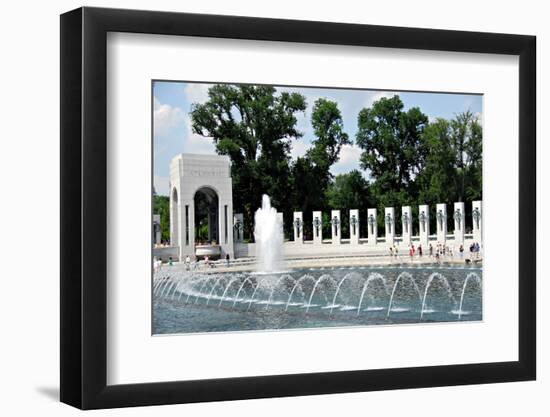 World War II Memorial 2-wyuey-Framed Photographic Print