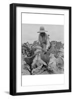 Worming Tobacco-Dorothea Lange-Framed Art Print