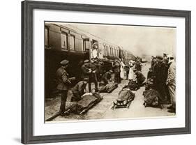 Wounded Soldiers Returning Home-null-Framed Photographic Print