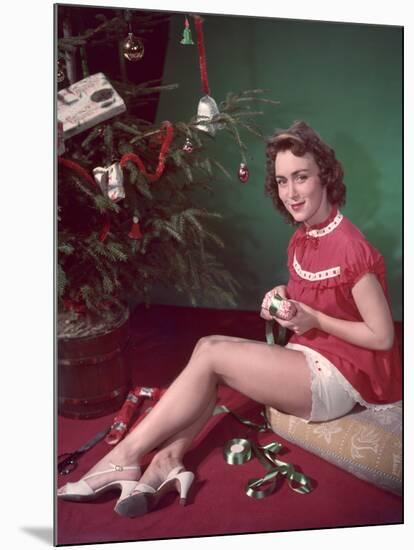 Wrapping Gifts 1950s-Charles Woof-Mounted Photographic Print