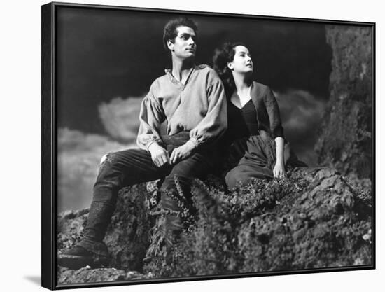 Wuthering Heights, Laurence Olivier, Merle Oberon, 1939-null-Framed Photo