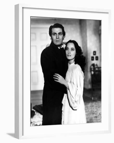 Wuthering Heights, Laurence Olivier, Merle Oberon, 1939-null-Framed Photo