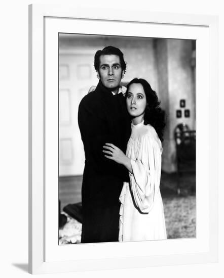 Wuthering Heights, Laurence Olivier, Merle Oberon, 1939-null-Framed Photo