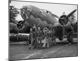 WWII Flying Fortress Crew 1942-null-Mounted Premium Photographic Print