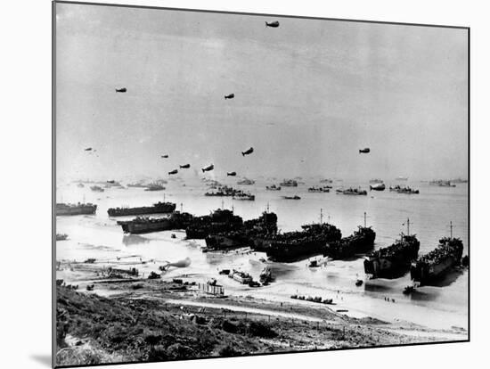 WWII Normandy Invasion Omaha-null-Mounted Photographic Print