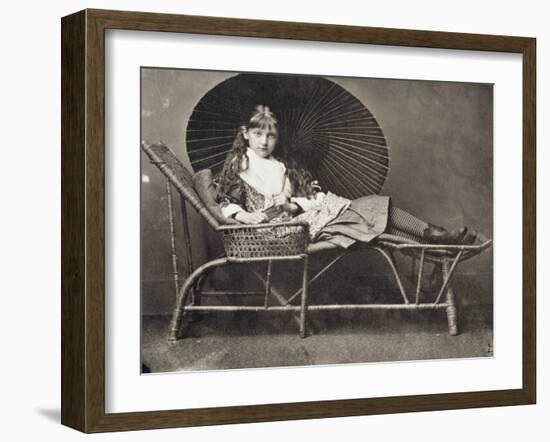 Xie Kitchin à l'ombrelle japonaise-Charles Lutwidge Dodgson-Framed Giclee Print