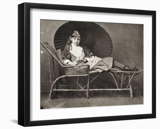 Xie Kitchin à l'ombrelle japonaise-Charles Lutwidge Dodgson-Framed Giclee Print