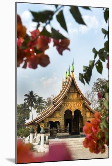 Xieng Thong Monastery, Luang Prabang, Laos, Indochina, Southeast Asia-Jordan Banks-Mounted Photographic Print