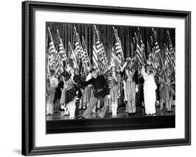 Yankee Doodle Dandy, Jeanne Cagney, James Cagney, Joan Leslie, Walter Huston, Rosemary Decamp, 1942-null-Framed Photo