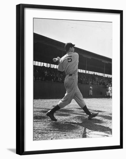 Yankee's Joe Dimaggio at Bat-Carl Mydans-Framed Premium Photographic Print