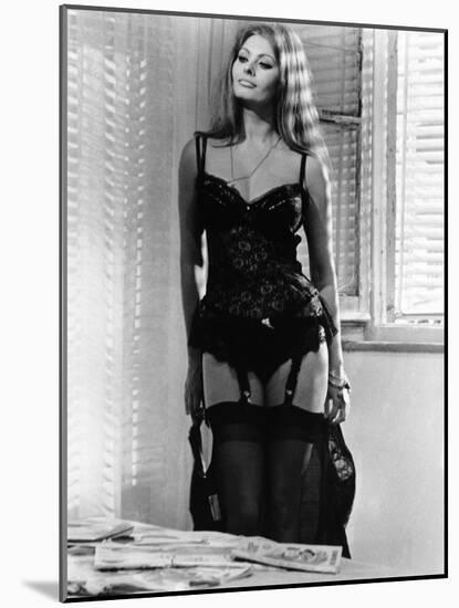 Yesterday, Today and Tomorrow, (AKA Ieri, Oggi, Domani), Sophia Loren, 1963-null-Mounted Photo