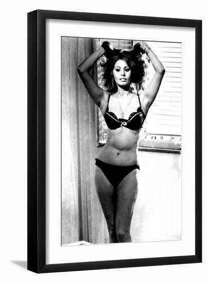Yesterday, Today and Tomorrow, (AKA Ieri, Oggi, Domani), Sophia Loren, 1963-null-Framed Photo