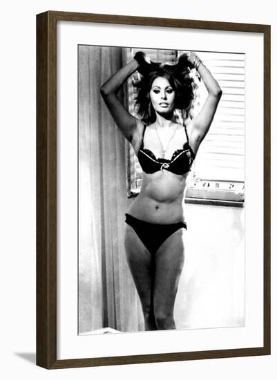 Yesterday, Today and Tomorrow, (AKA Ieri, Oggi, Domani), Sophia Loren, 1963-null-Framed Photo