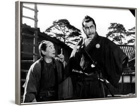 Yojimbo, (aka The Bodyguard), Ikio Sawamura, Toshiro Mifune, 1961-null-Framed Photo