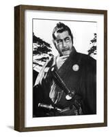 Yojimbo, Toshiro Mifune, 1961-null-Framed Photo