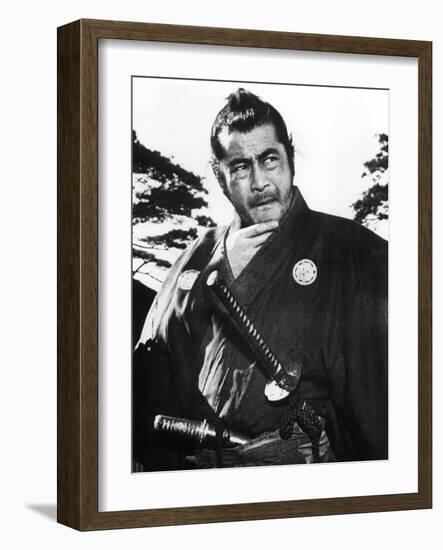 Yojimbo, Toshiro Mifune, 1961-null-Framed Photo