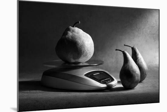 You Really Need a Diet, Friend!-Victoria Ivanova-Mounted Photographic Print