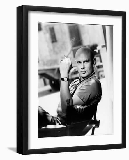 Yul Brynner, 1957-null-Framed Photographic Print