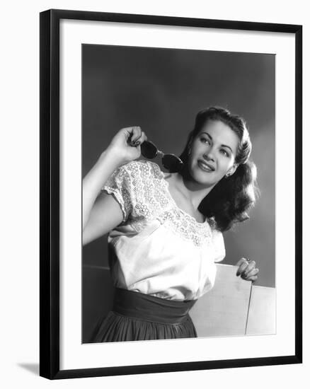 Yvonne by Carlo (1922 2007) actrice d'origine canadienne naturalisee americaine, ici en, 1947 (b/w -null-Framed Photo