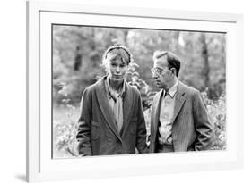 Zelig by WoodyAllen with Mia Farrow and Woody Allen, 1983 (b/w photo)-null-Framed Photo