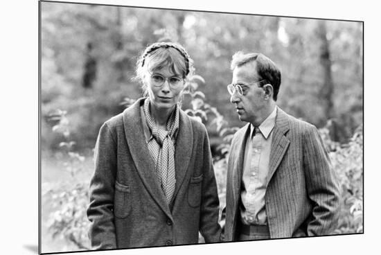 Zelig by WoodyAllen with Mia Farrow and Woody Allen, 1983 (b/w photo)-null-Mounted Photo